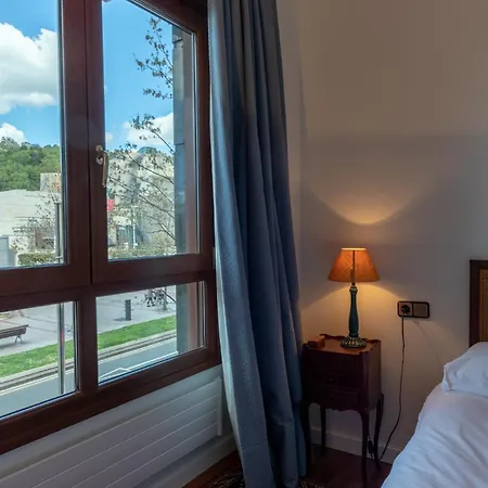 Apartment Puppy By People